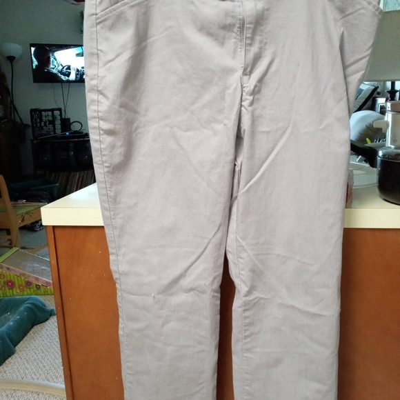 top - Picture 14 of 16